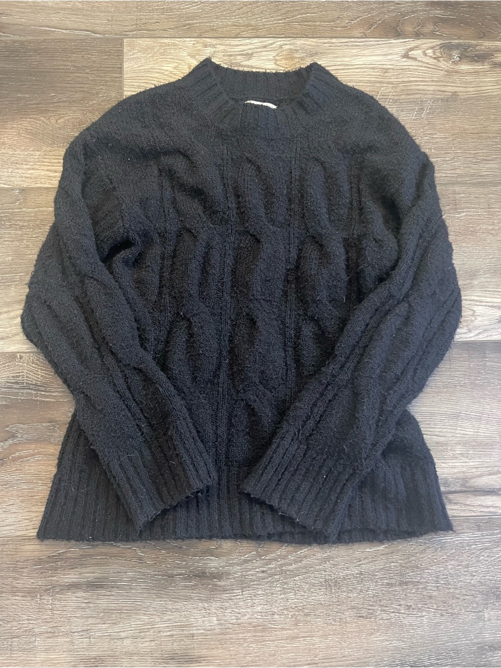 American Eagle Outfitters Black Cable-Knit Crewneck Sweater EUC size XS